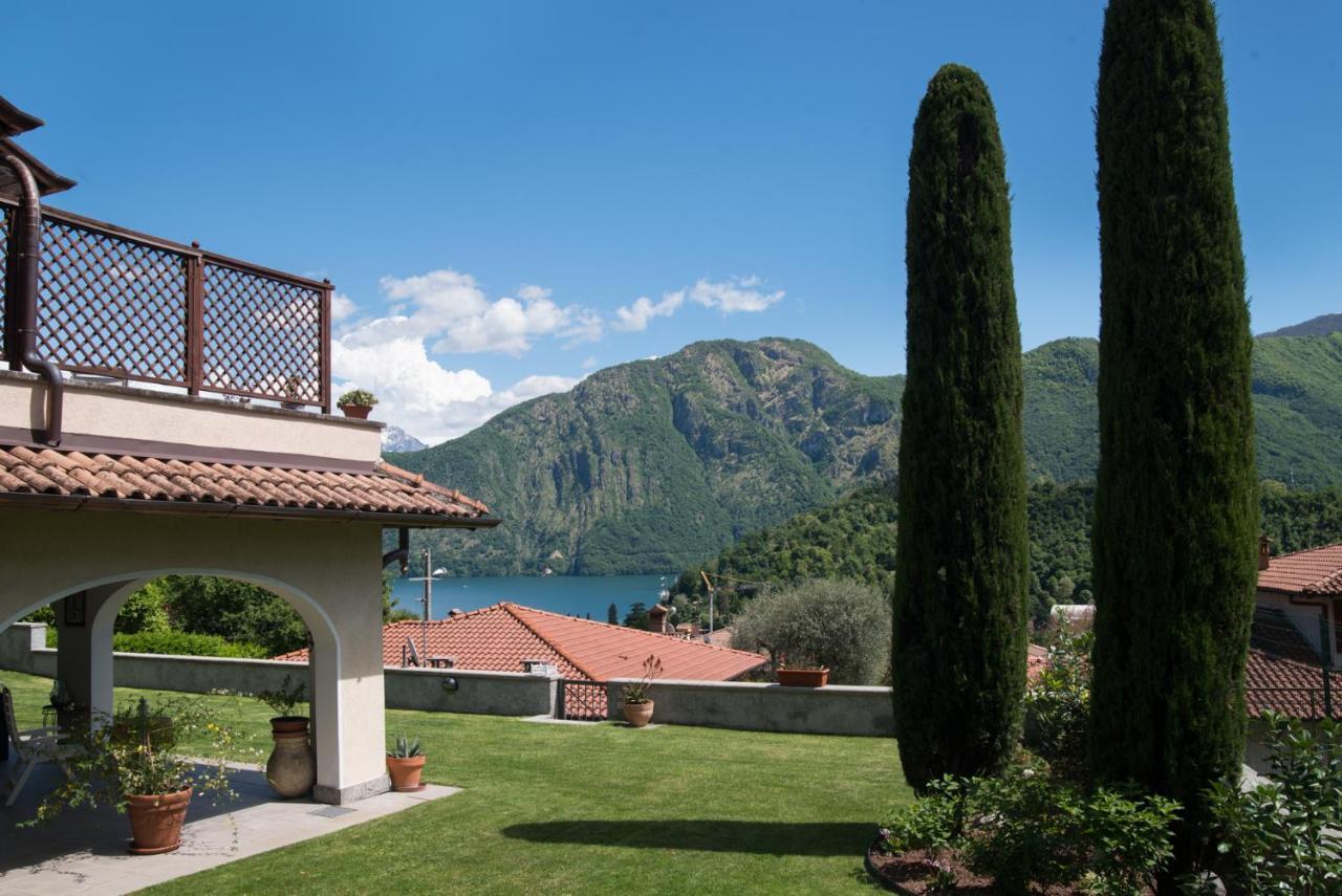 Apartmán Mansarda I Cipressi Lenno Exteriér fotografie