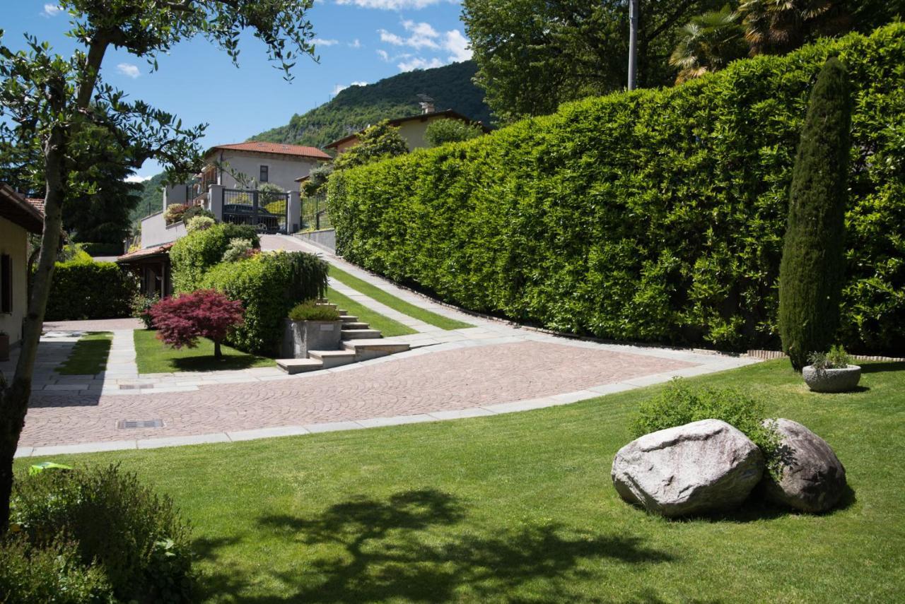 Apartmán Mansarda I Cipressi Lenno Exteriér fotografie