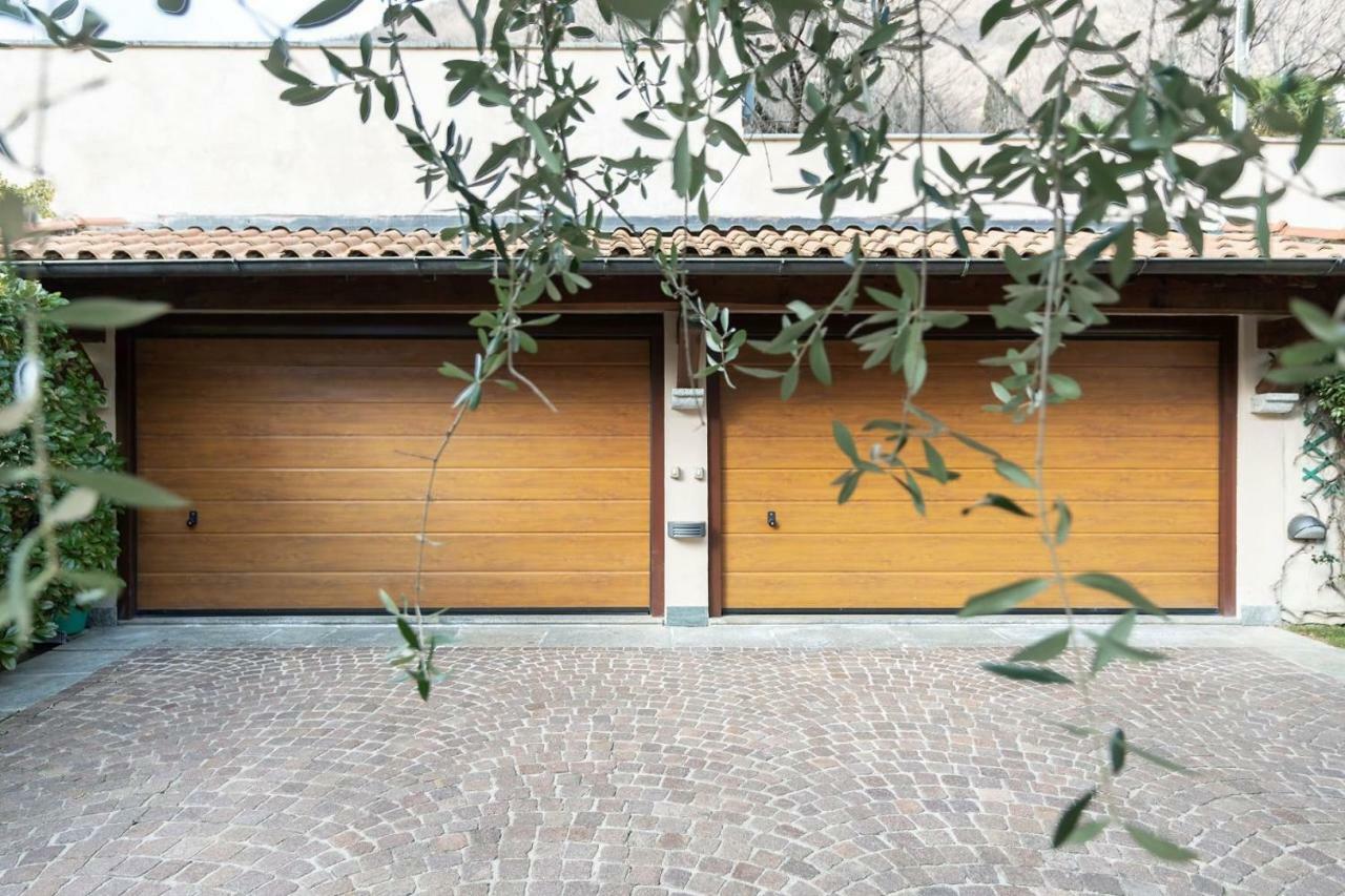 Apartmán Mansarda I Cipressi Lenno Exteriér fotografie